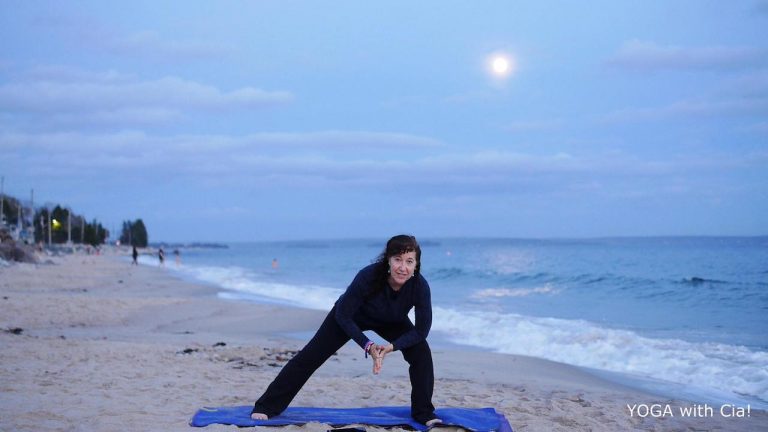 AWeeBitA Moonlit Salutation At Queensland Beach